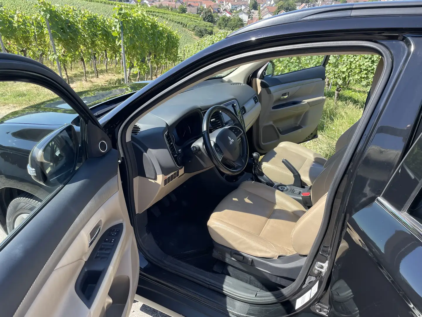 Mitsubishi Outlander 2.2 DI-D 4WD Instyle Schwarz - 2