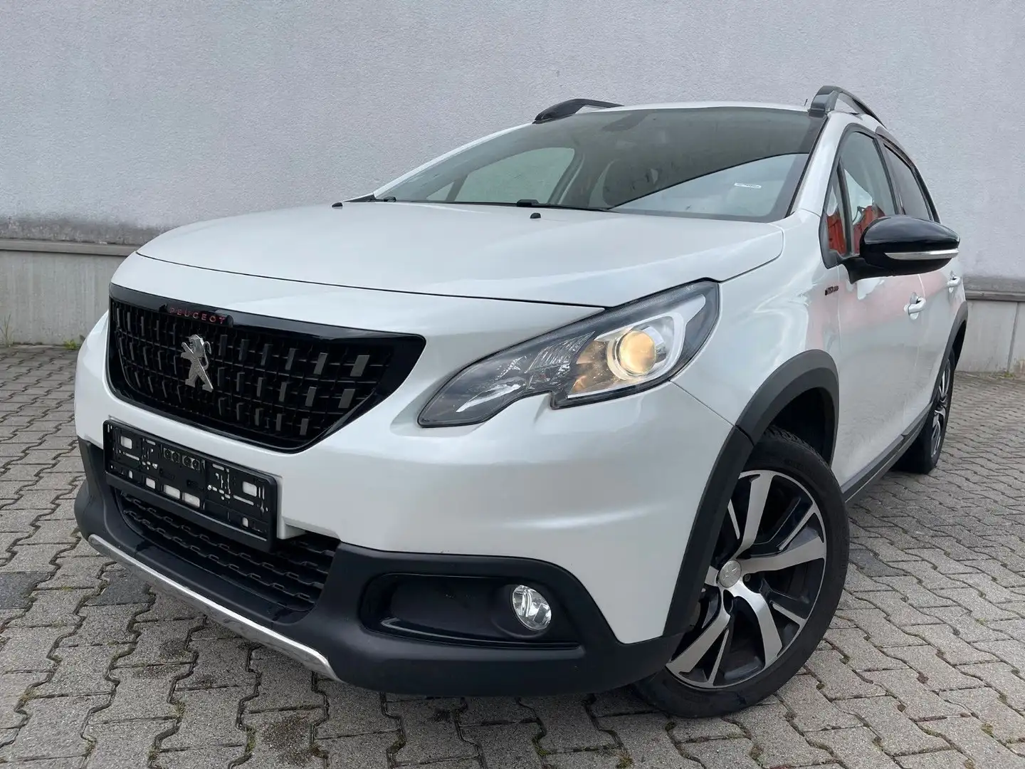 Peugeot 2008 GT-LINE|1.HD|KAMERA|APPLE|ANDROID|AMBIENTE Weiß - 1