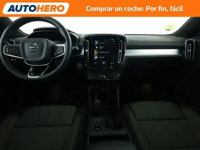Volvo XC40 view 8