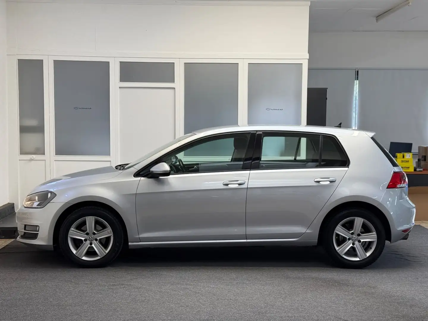Volkswagen Golf VII Lim. Comfortline BMT Navi Bluetooth Silber - 2