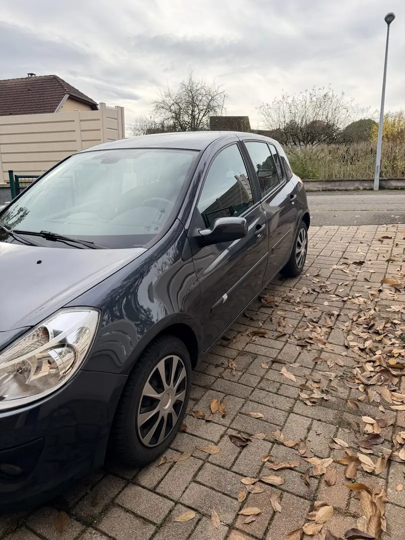 Renault Clio 1.6 16V 110 Confort Pack Clim Dynamique - 2