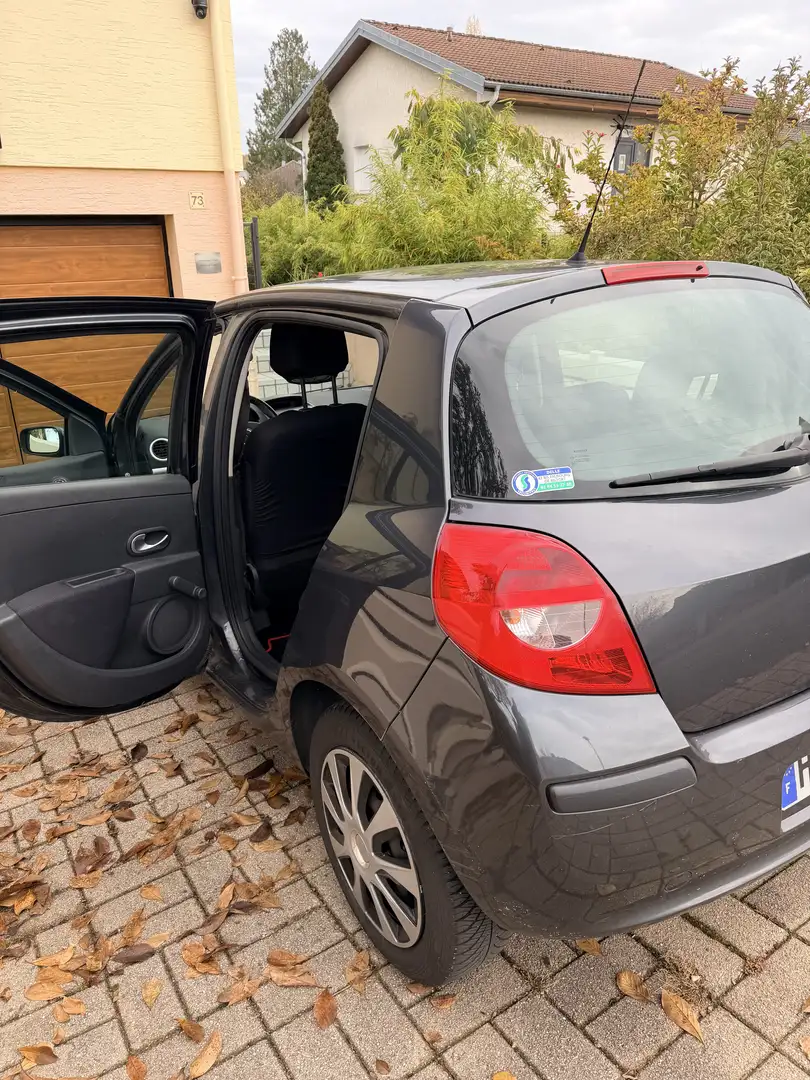 Renault Clio 1.6 16V 110 Confort Pack Clim Dynamique - 1