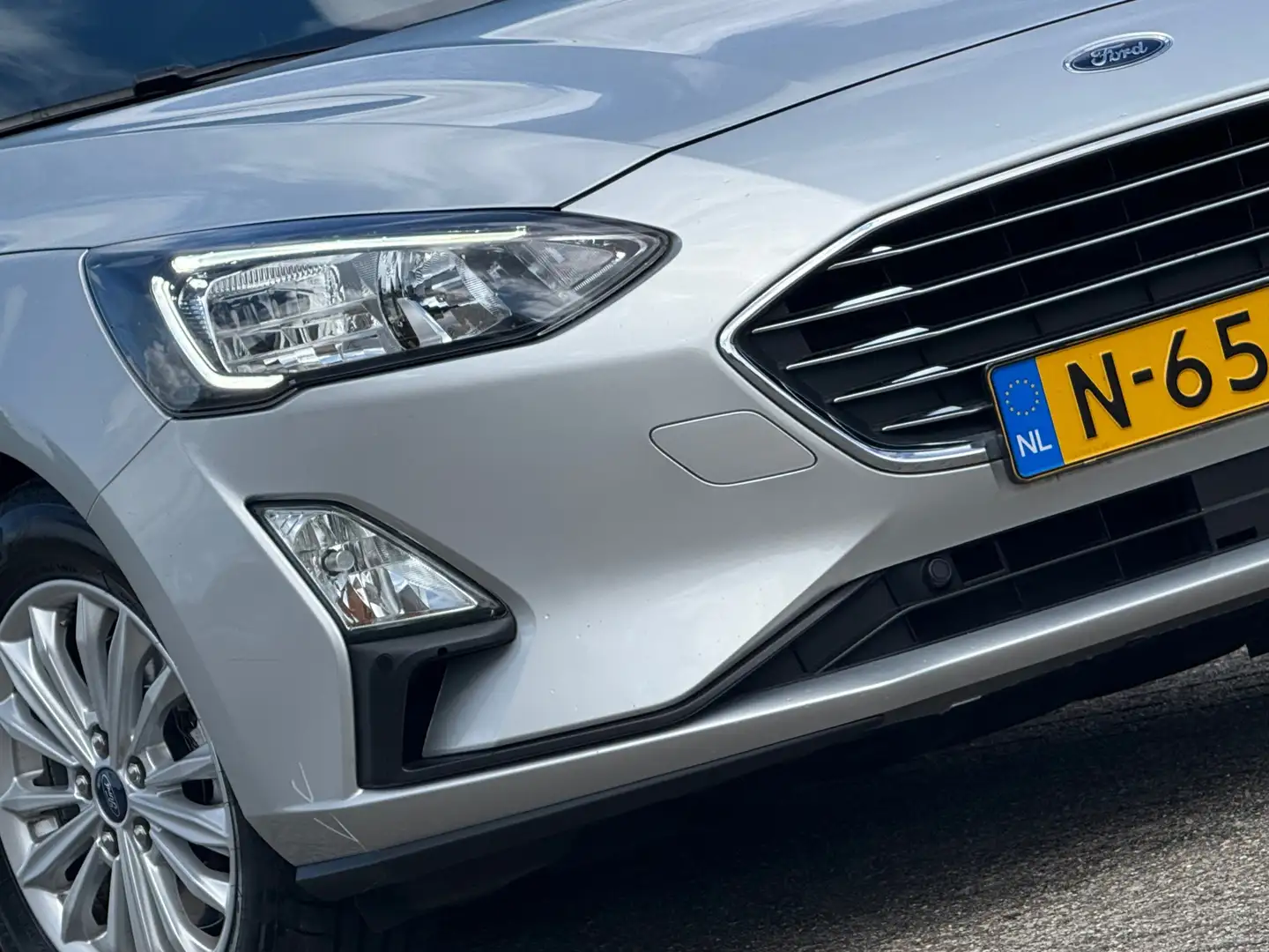 Ford Focus Wagon 1.0 EcoBoost Hybrid Titanium X Business - Mo Gris - 1