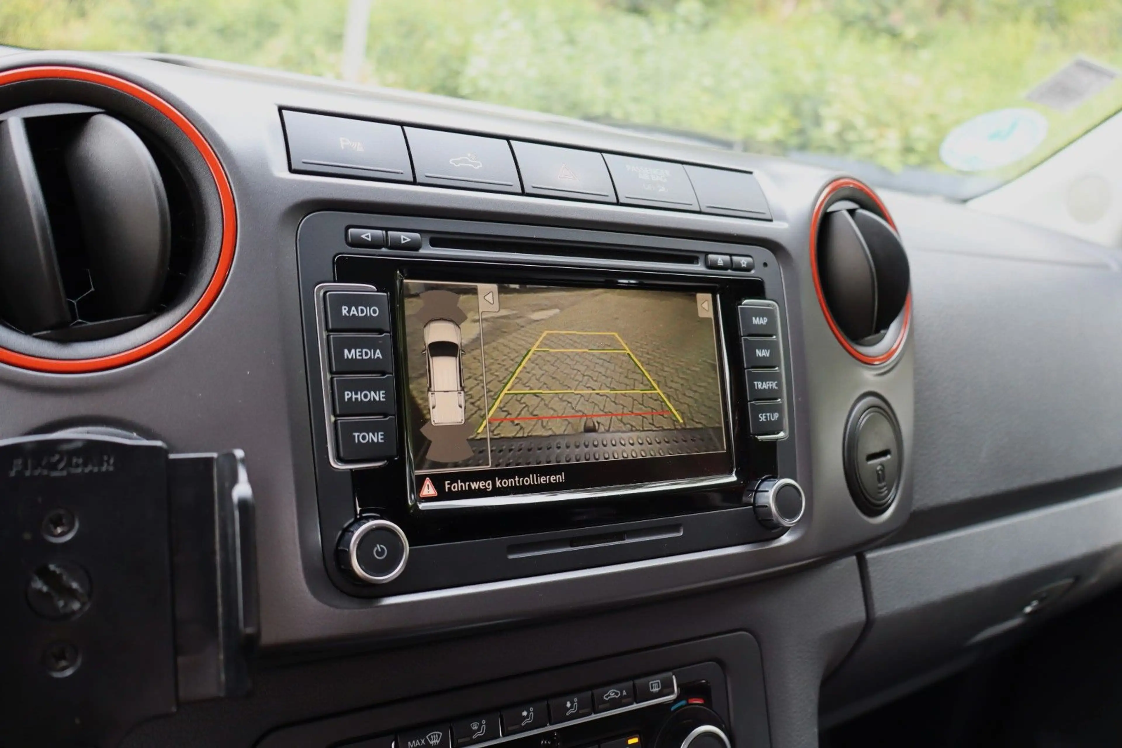 Volkswagen Amarok 2,0 TDI DSG Canyon DoubleCab 4Motion AHK — photo 11