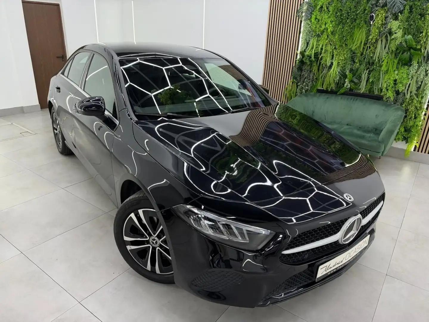 Mercedes-Benz A 250 e Sedán Negro - 2