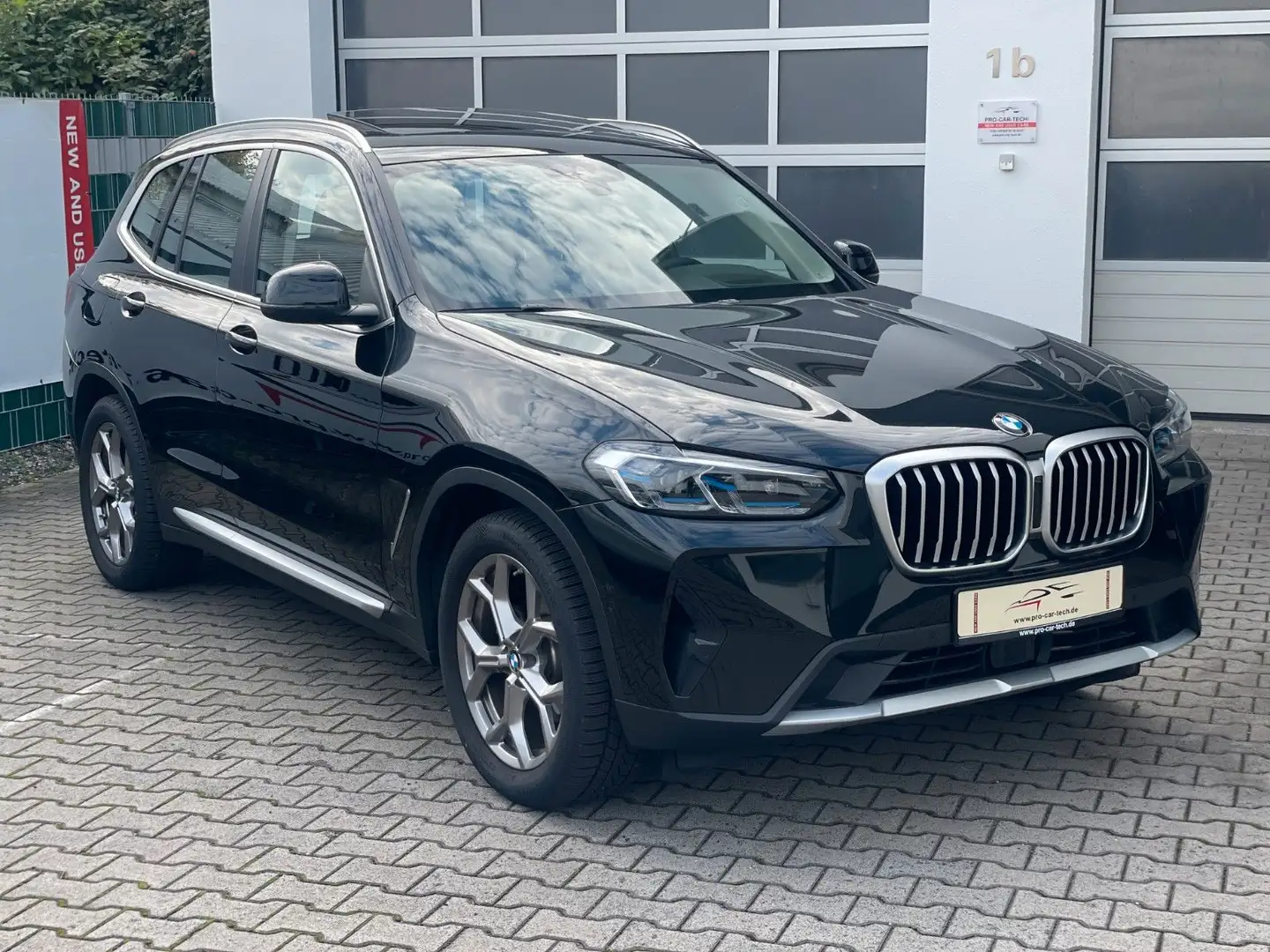 BMW X3 xDrive20d|Panorama|AHK|HarmanKard|Laser|Leder Schwarz - 1