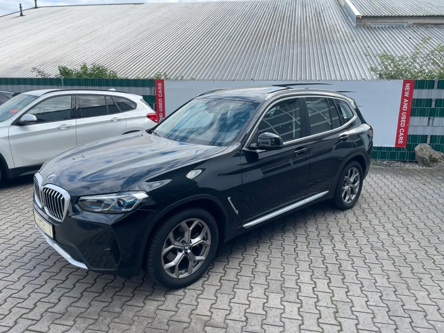 BMW X3 xDrive20d|Panorama|AHK|HarmanKard|Laser|Leder Schwarz - 2