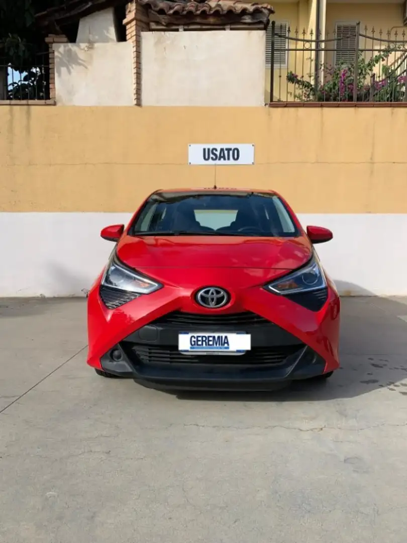 Toyota Aygo 1.0 VVT-i 72 CV 5 porte x-fun Rosso - 1