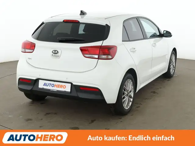 Kia Rio view 6