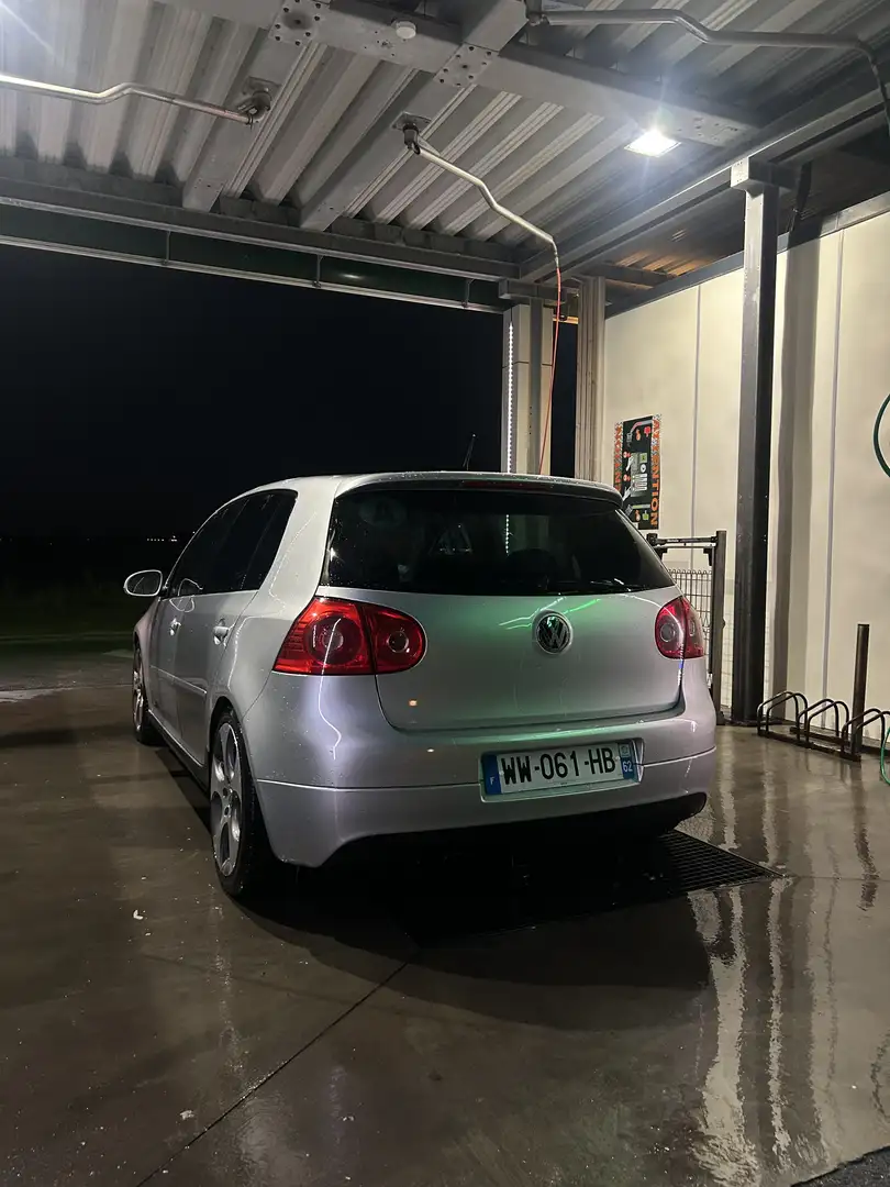 Volkswagen Golf GTI 2.0 T 16S FSI 200 DSG - 2