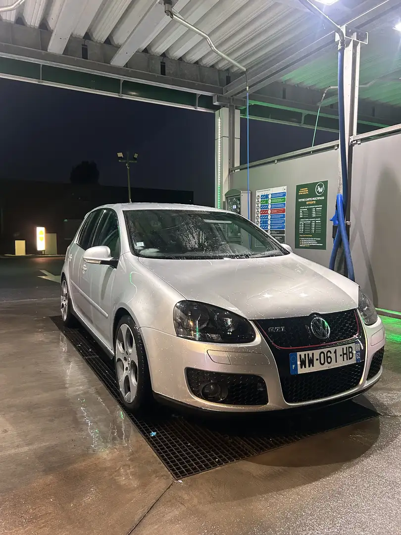 Volkswagen Golf GTI 2.0 T 16S FSI 200 DSG - 1