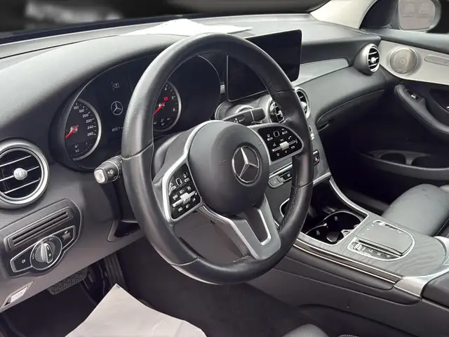 Mercedes-Benz 220 view 18