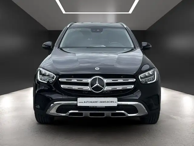 Mercedes-Benz 220 view 9