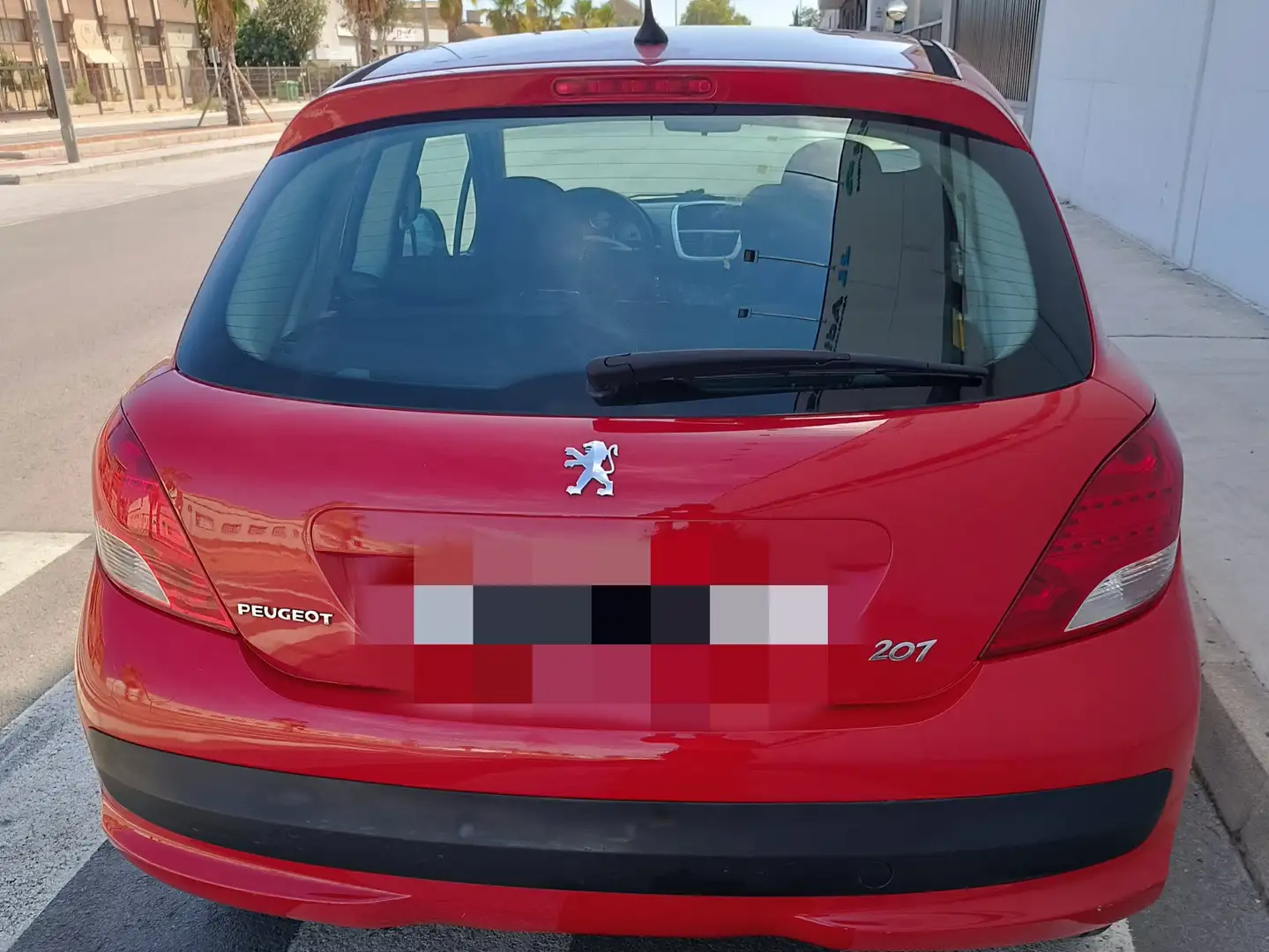 Peugeot 207 207 1.4i Confort 75 Confort Rojo - 2