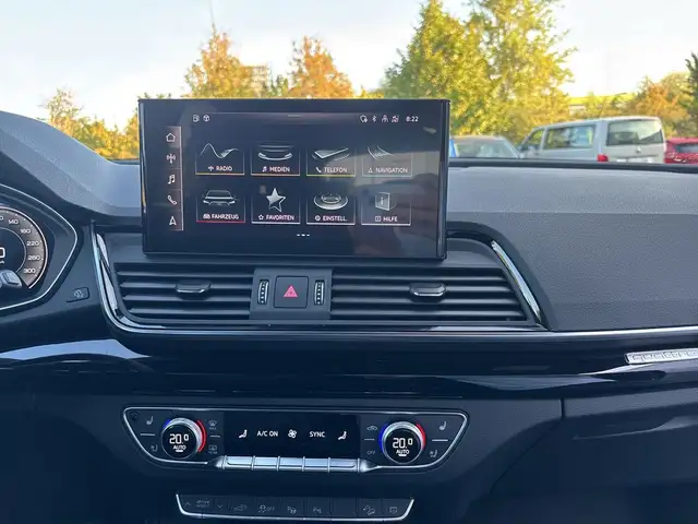 Audi Q5 view 12