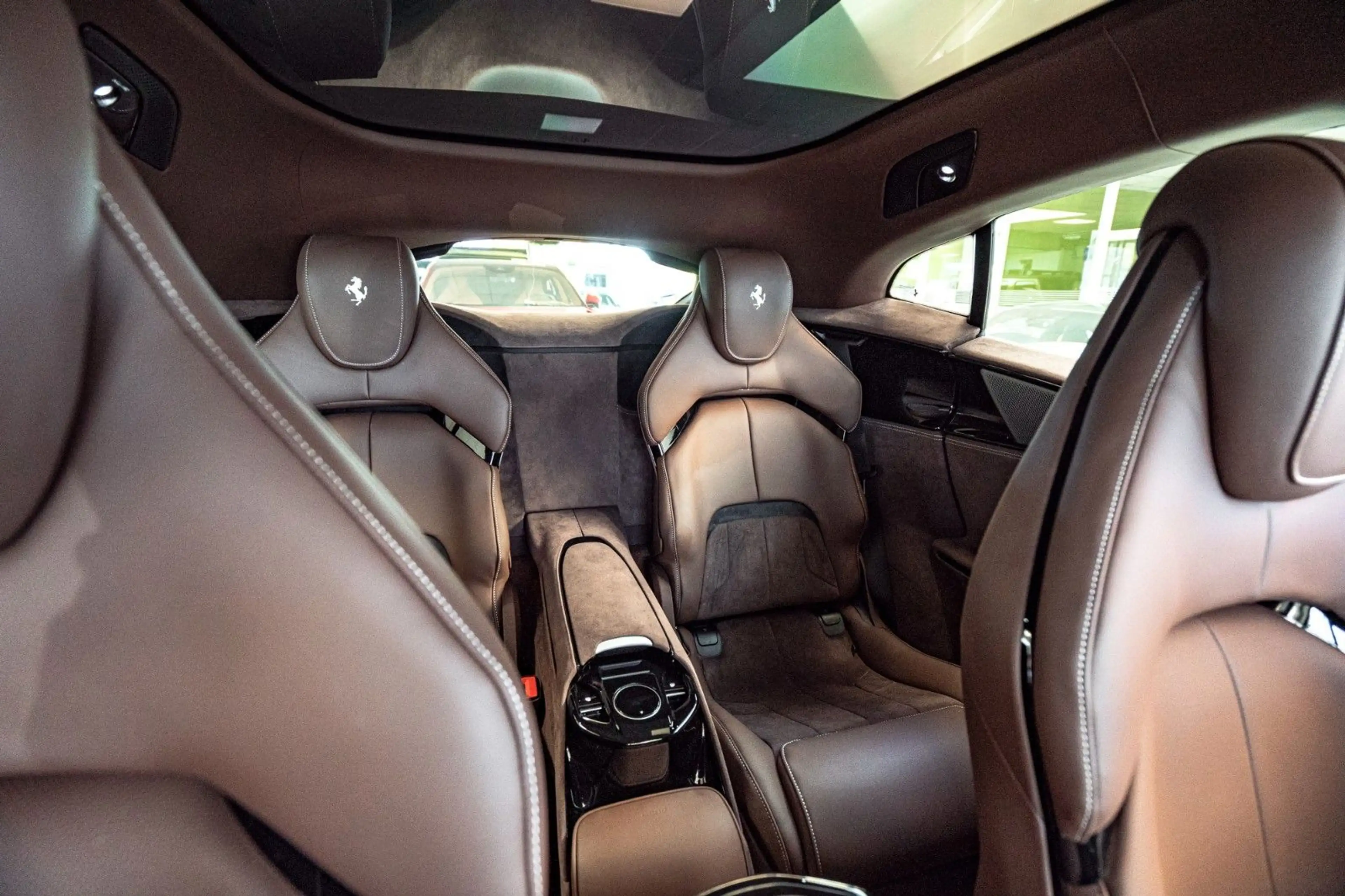 Ferrari Purosangue V12 6.5 grey/brown*Pano*Carbon*Full — photo 11