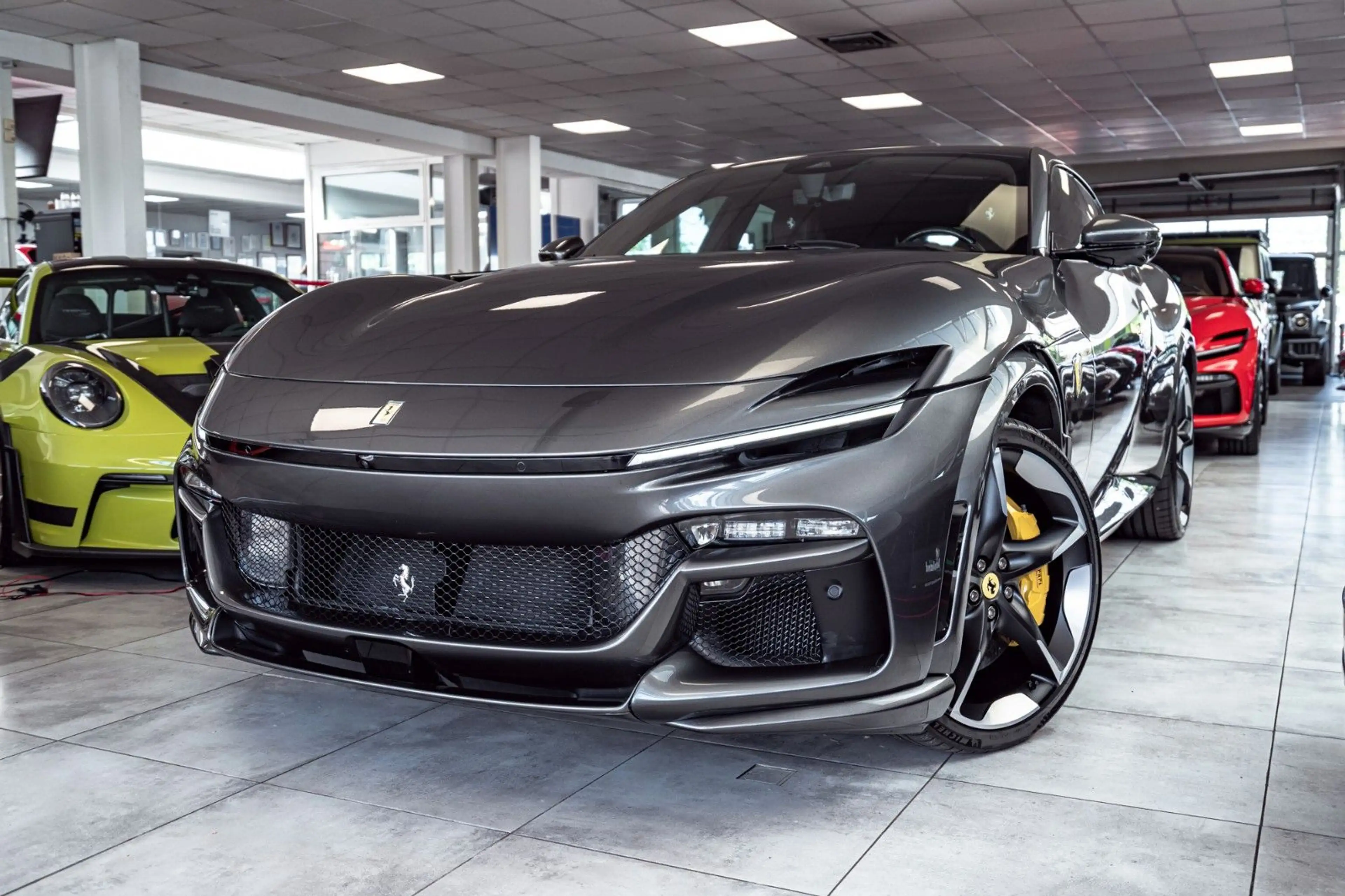 Ferrari Purosangue V12 6.5 grey/brown*Pano*Carbon*Full