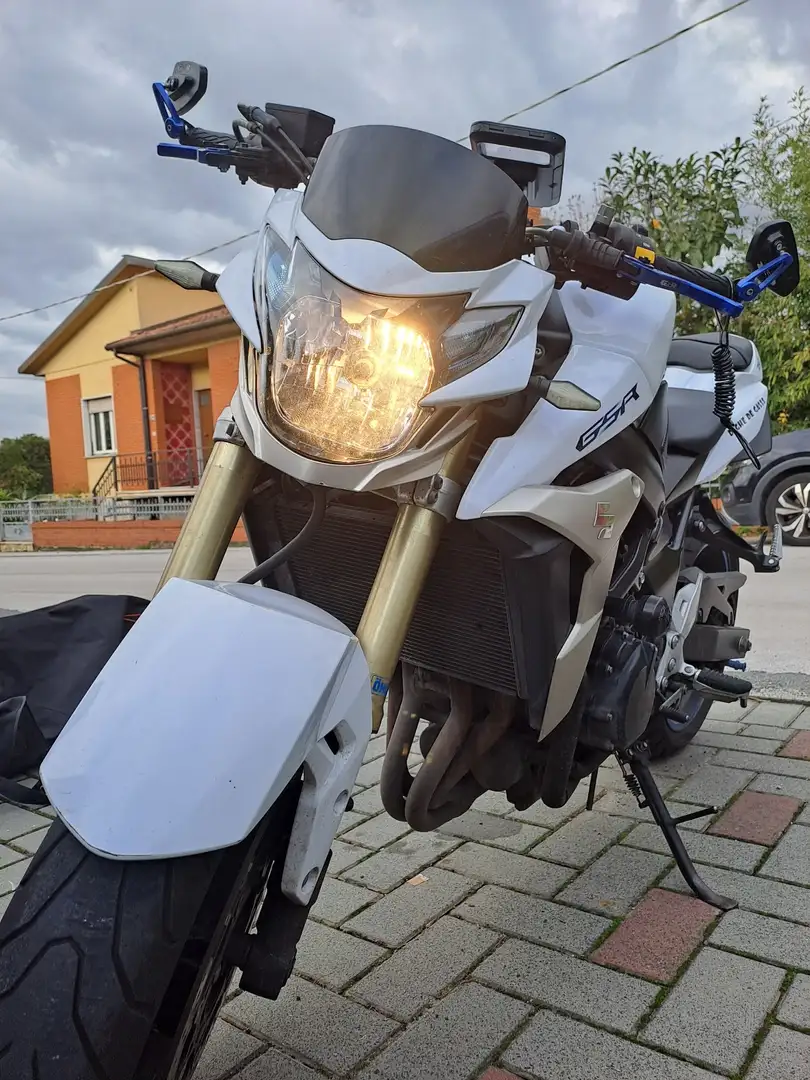 Suzuki GSR 750 Fehér - 1