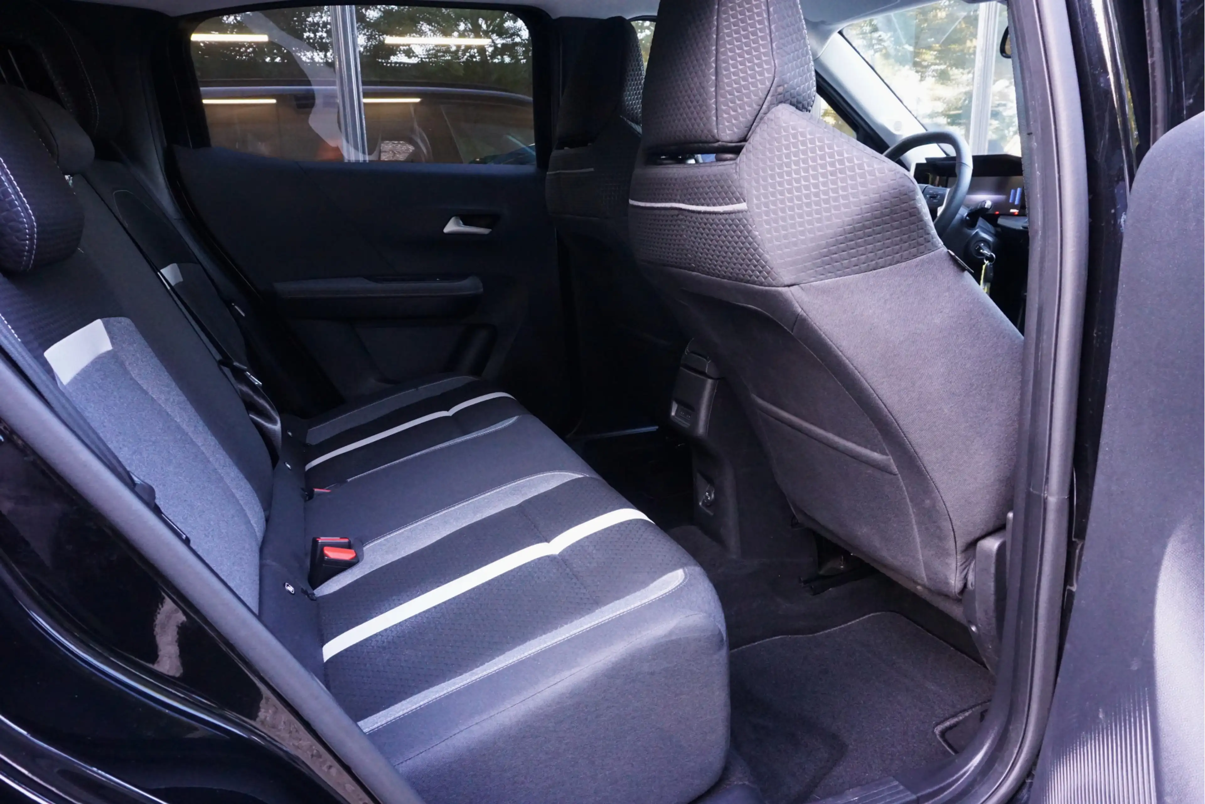 Opel Frontera 1.2 Turbo Hybrid GS — photo 11