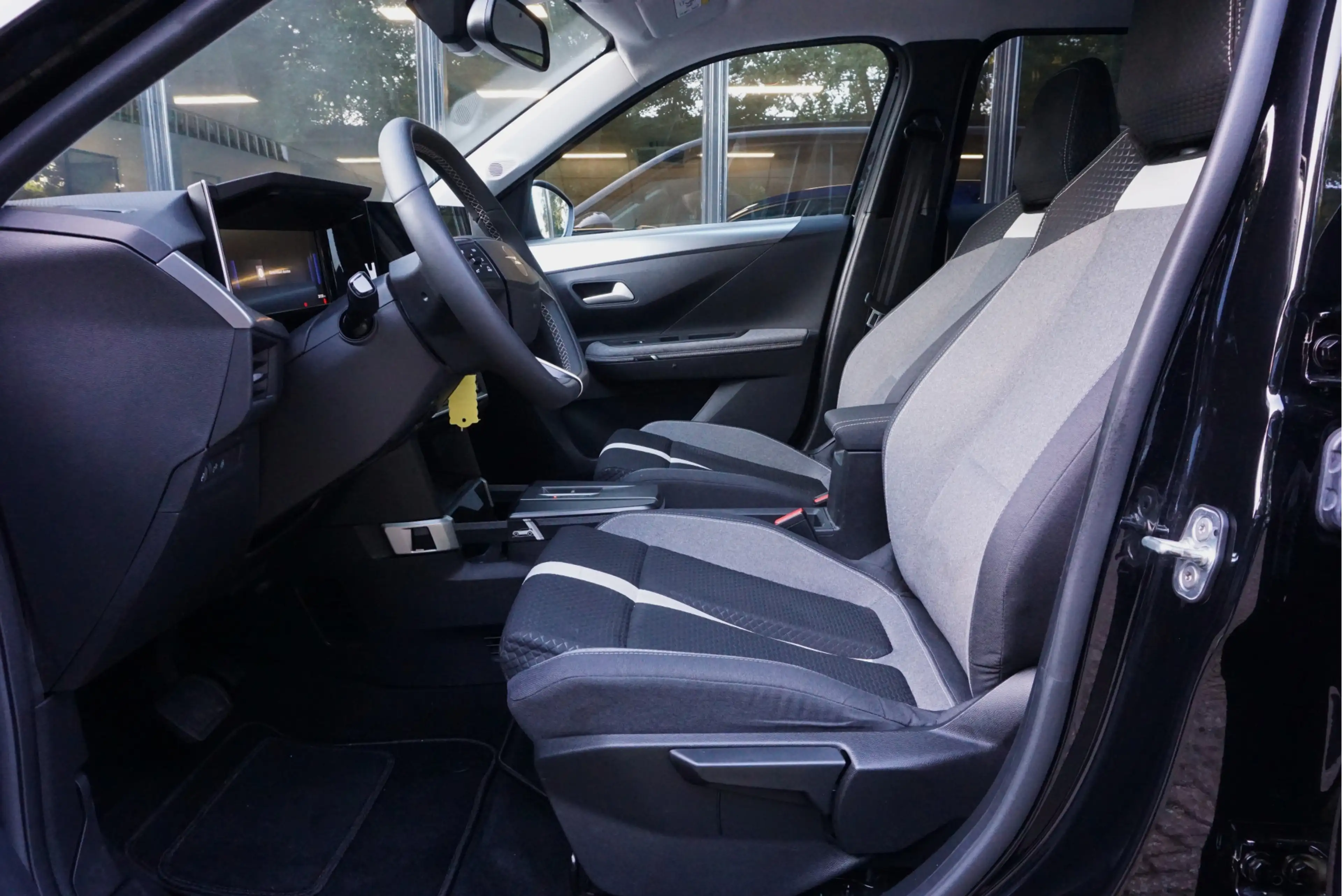 Opel Frontera 1.2 Turbo Hybrid GS — photo 9