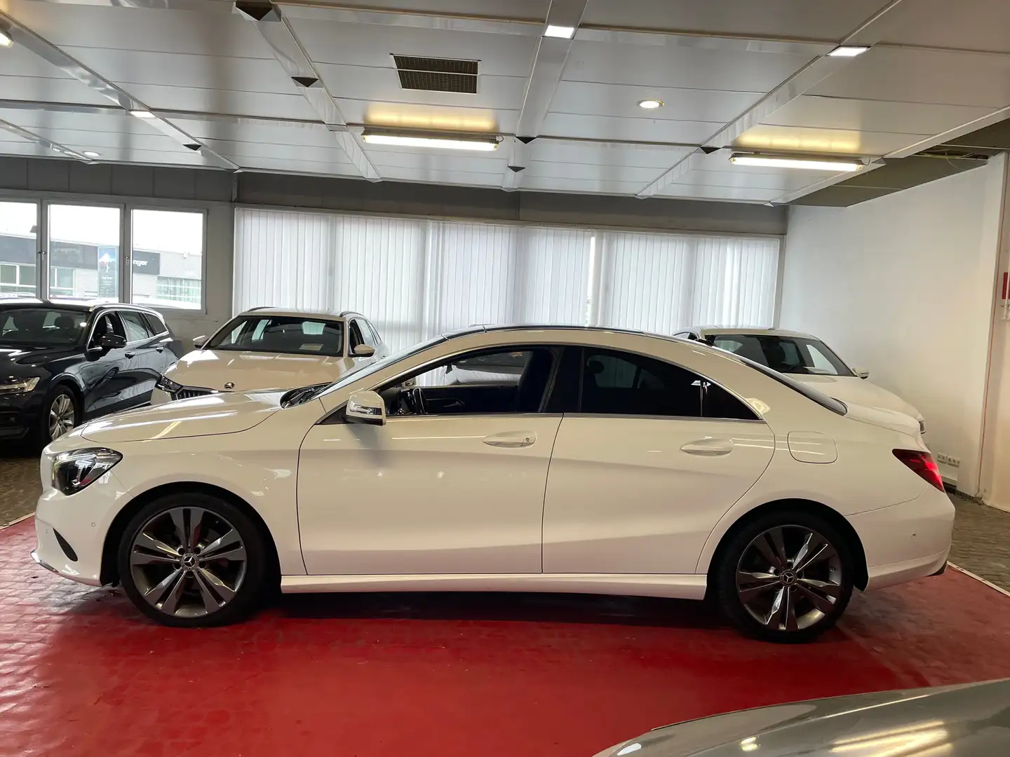 Mercedes-Benz CLA 200 CLA 200 CDI / d (117.308) Weiß - 2