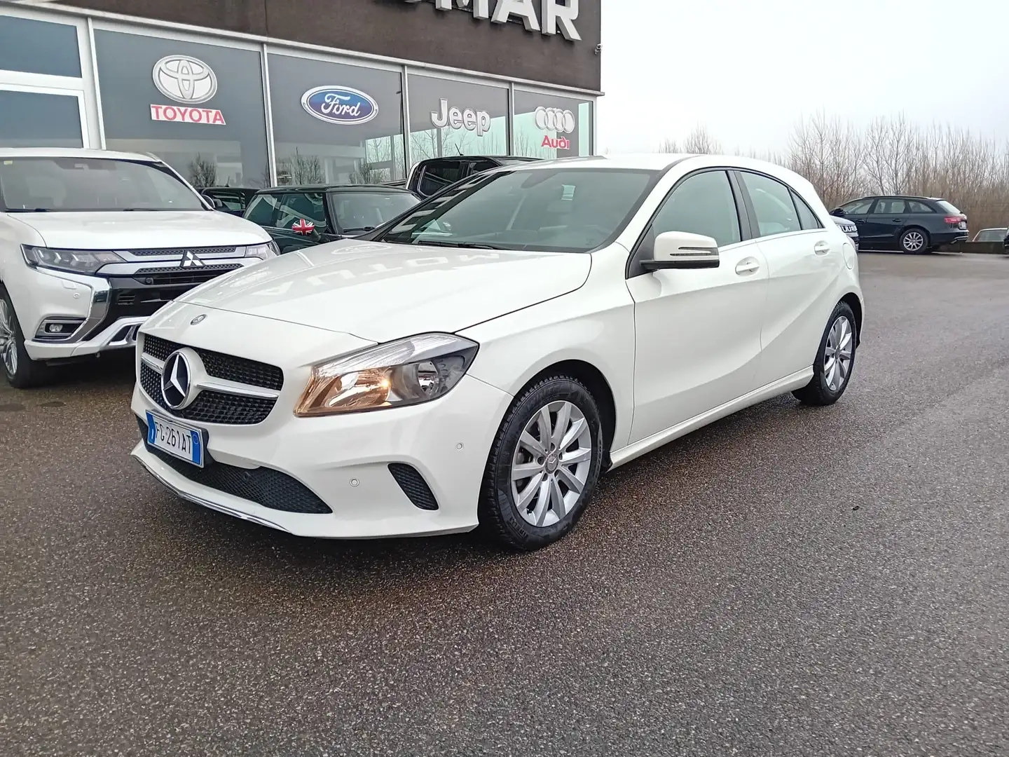 Mercedes-Benz A 180 d Sport auto OK NEOPATENTATI Bianco - 2