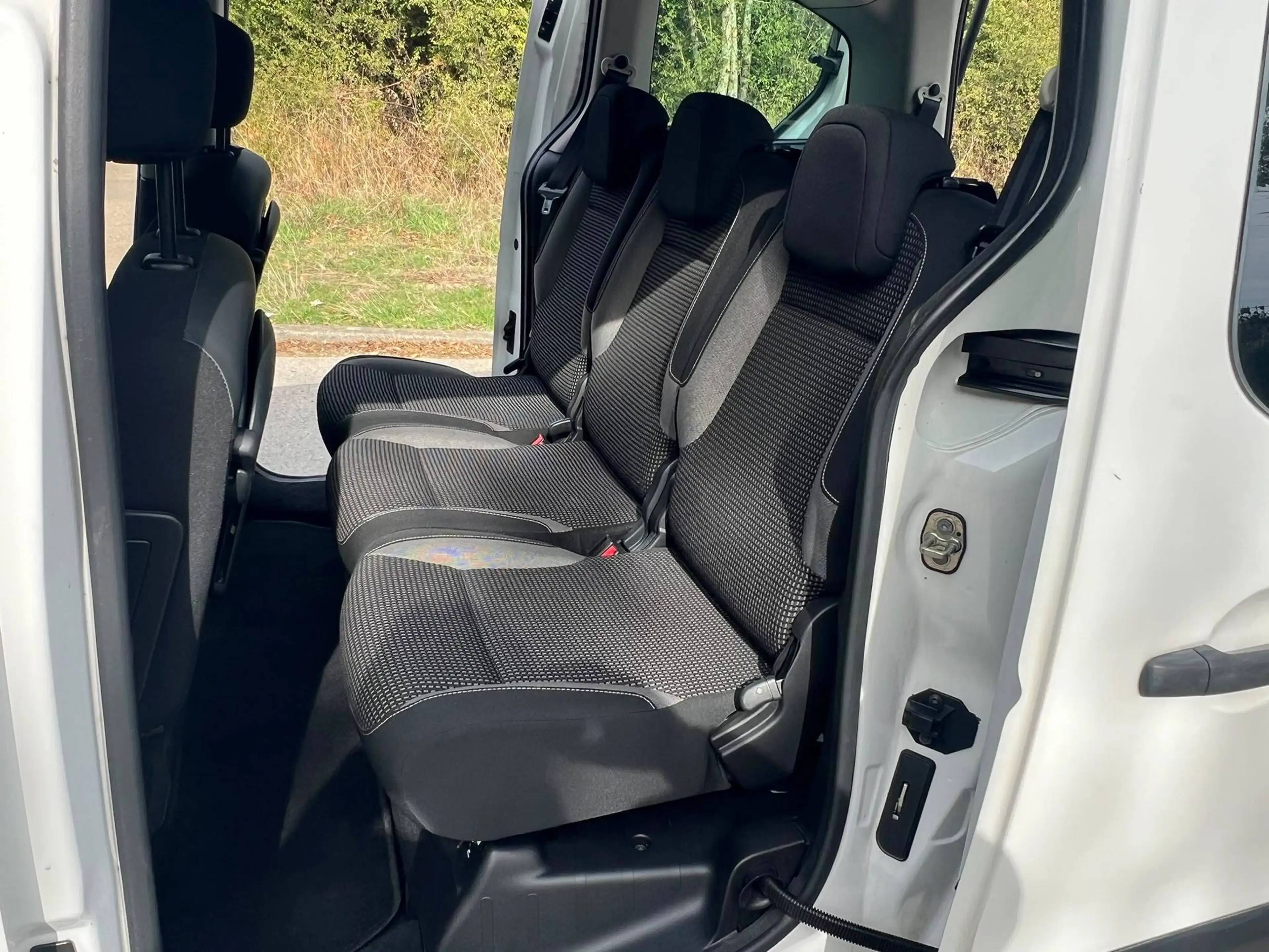 Peugeot Partner Partner Tepee BlueHDi 100 Stop — photo 14