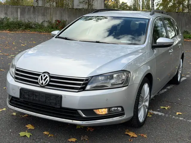 Volkswagen Passat 2.0 TDI DSG NAVI AHK ALU BlueMotion