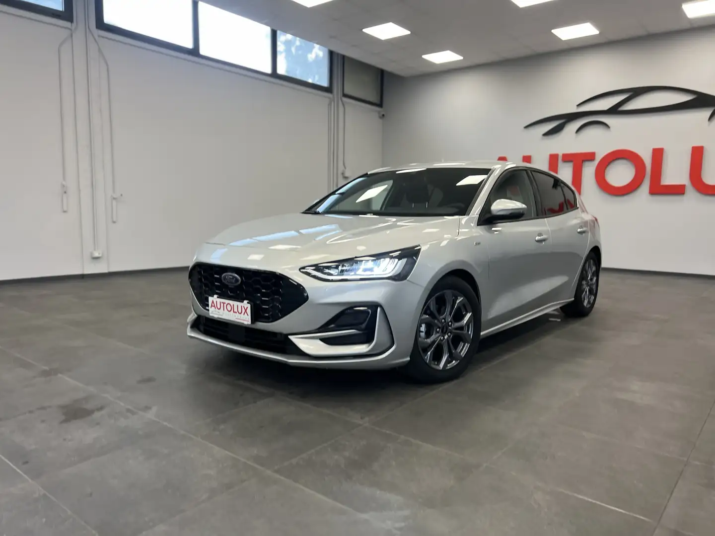 Ford Focus Focus 1.5 ecoblue ST-Line X 120cv auto Plateado - 1