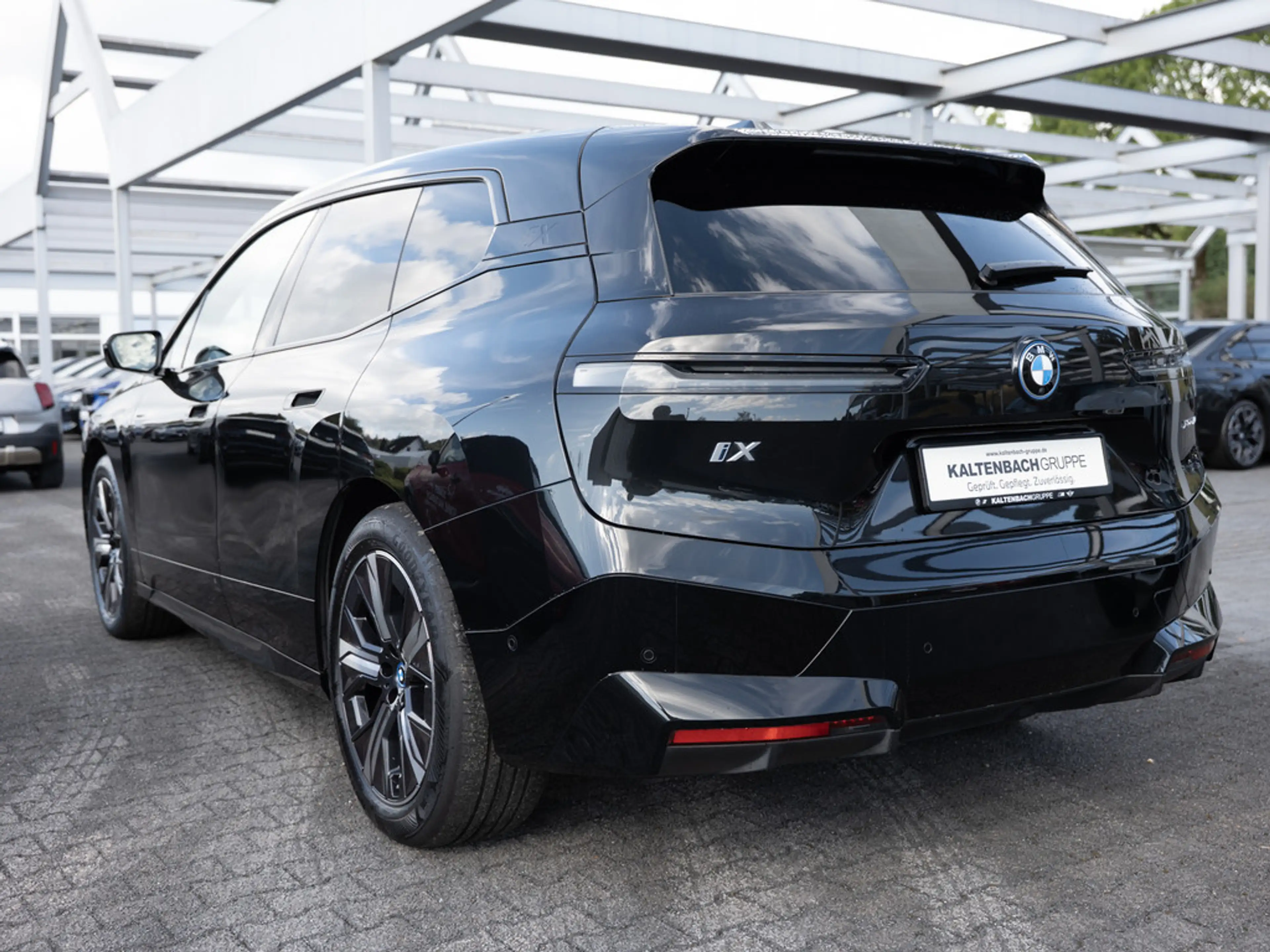 BMW iX xDrive40 HUD 360° LED ACC NAVI KAMERA SHZ — photo 7