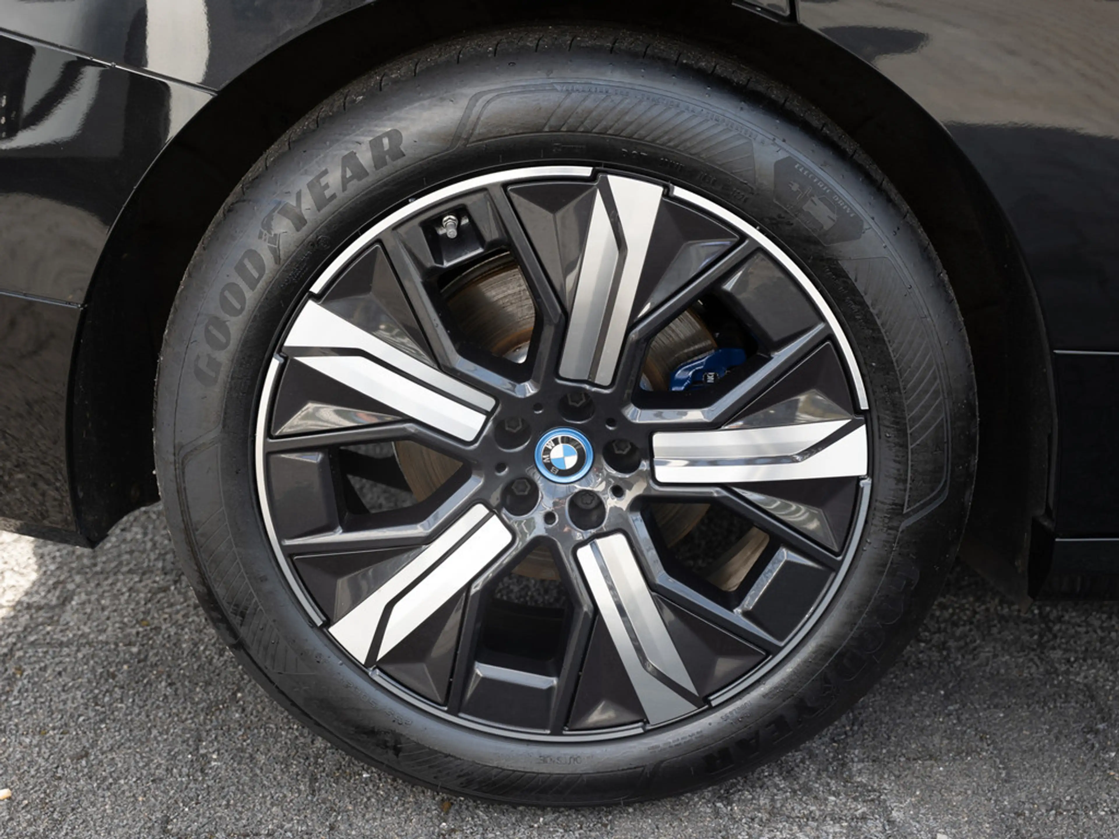 BMW iX xDrive40 HUD 360° LED ACC NAVI KAMERA SHZ — photo 10