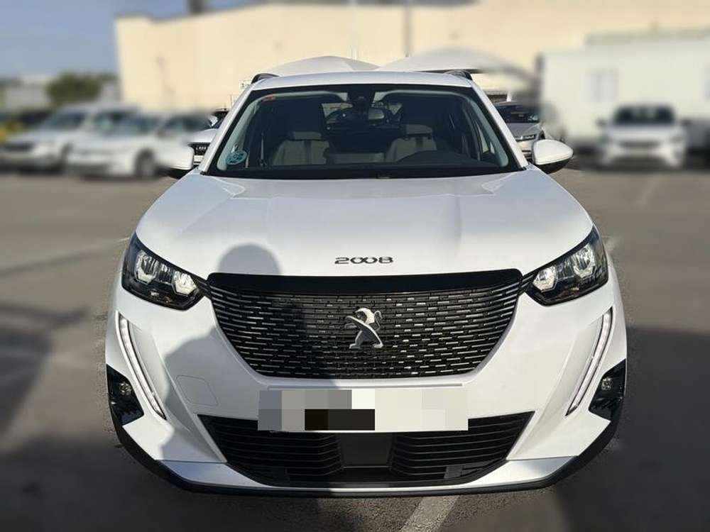 Peugeot 2008 Allure Pack BlueHDI - foto 1