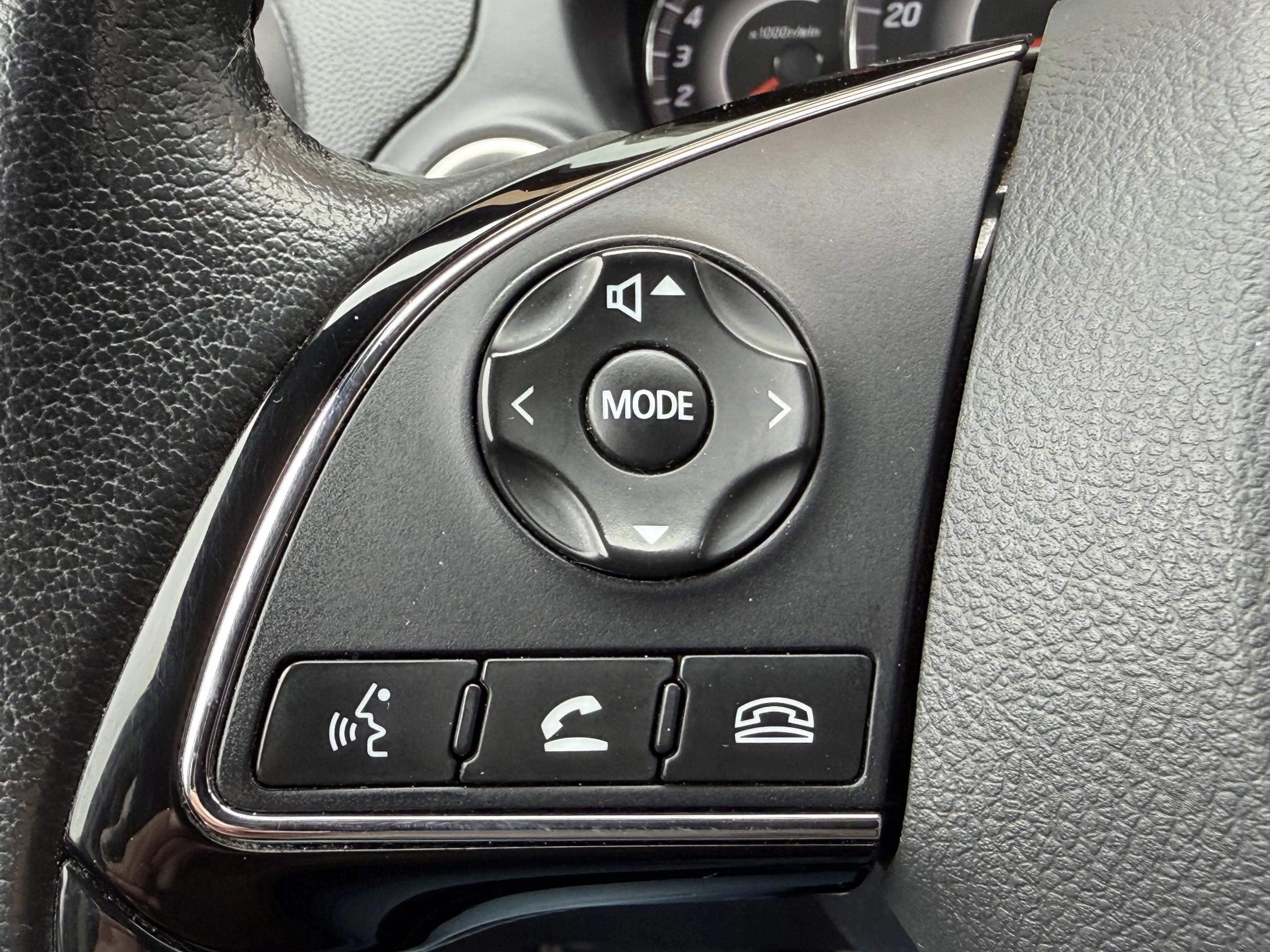 Mitsubishi Space Star 1.2 Instyle Apple Carplay, Cruise, PDC, Garantie — photo 18