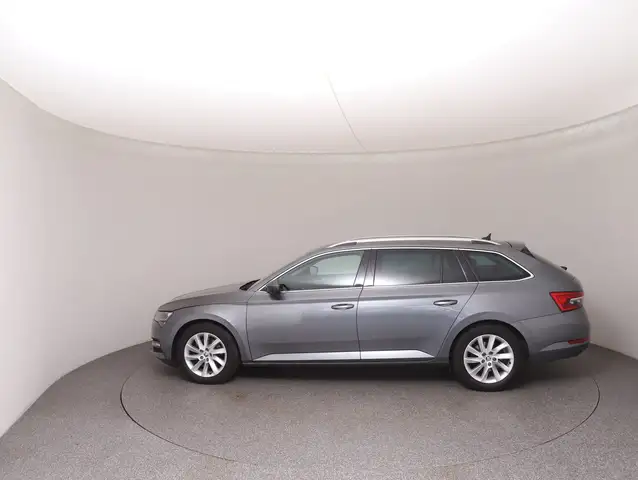 Skoda Superb view 26