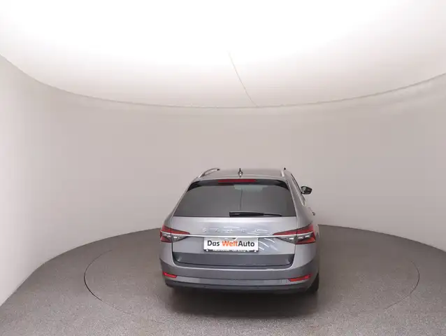 Skoda Superb view 6
