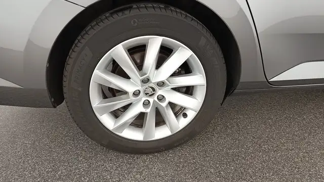 Skoda Superb view 28
