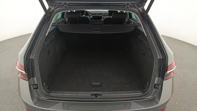 Skoda Superb view 7