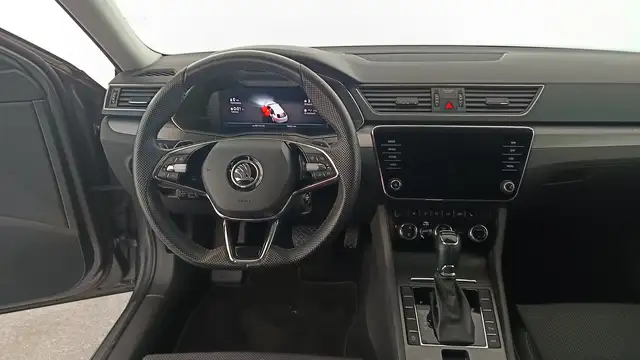 Skoda Superb view 12