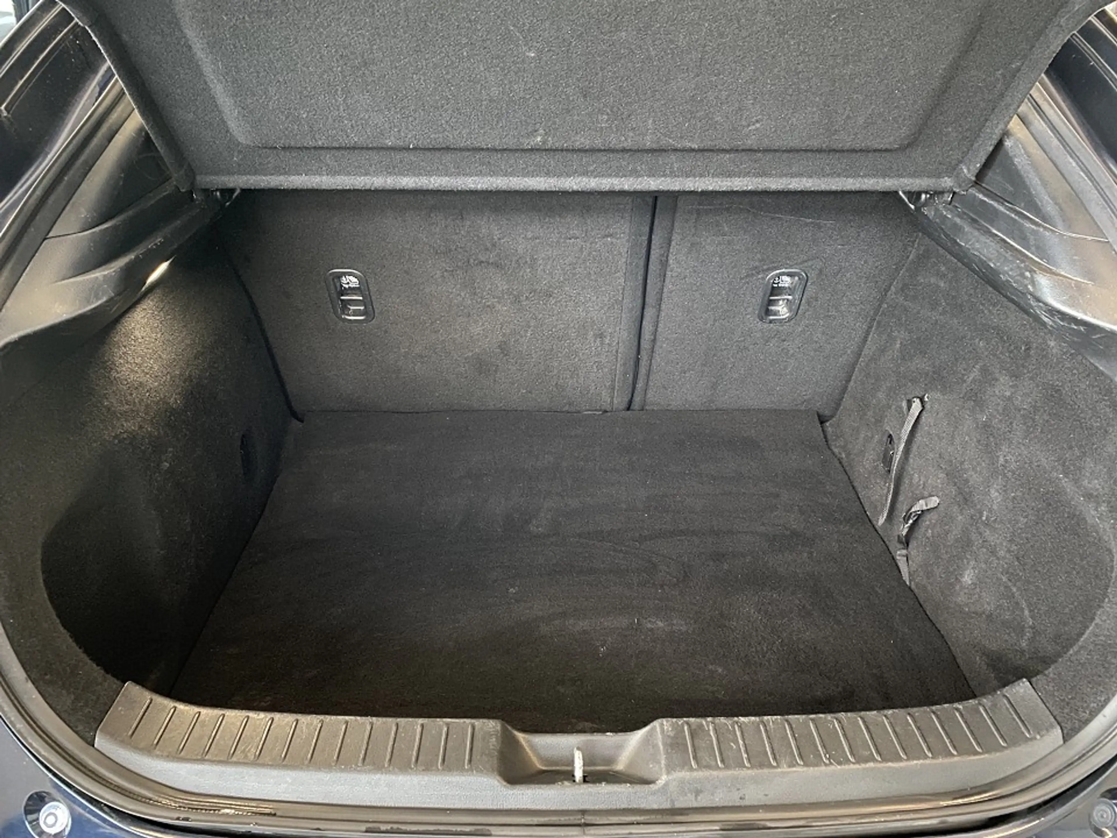 Mazda CX-30 X 2.0 Selection SCHIEBEDACH LEDER 18" LED NAVI — photo 7