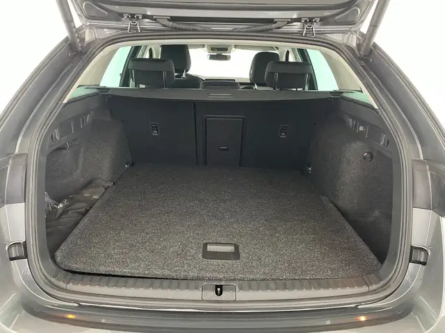 Skoda Octavia view 7