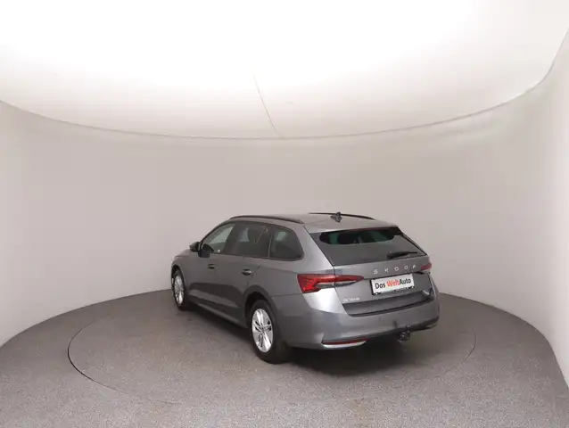 Skoda Octavia view 5