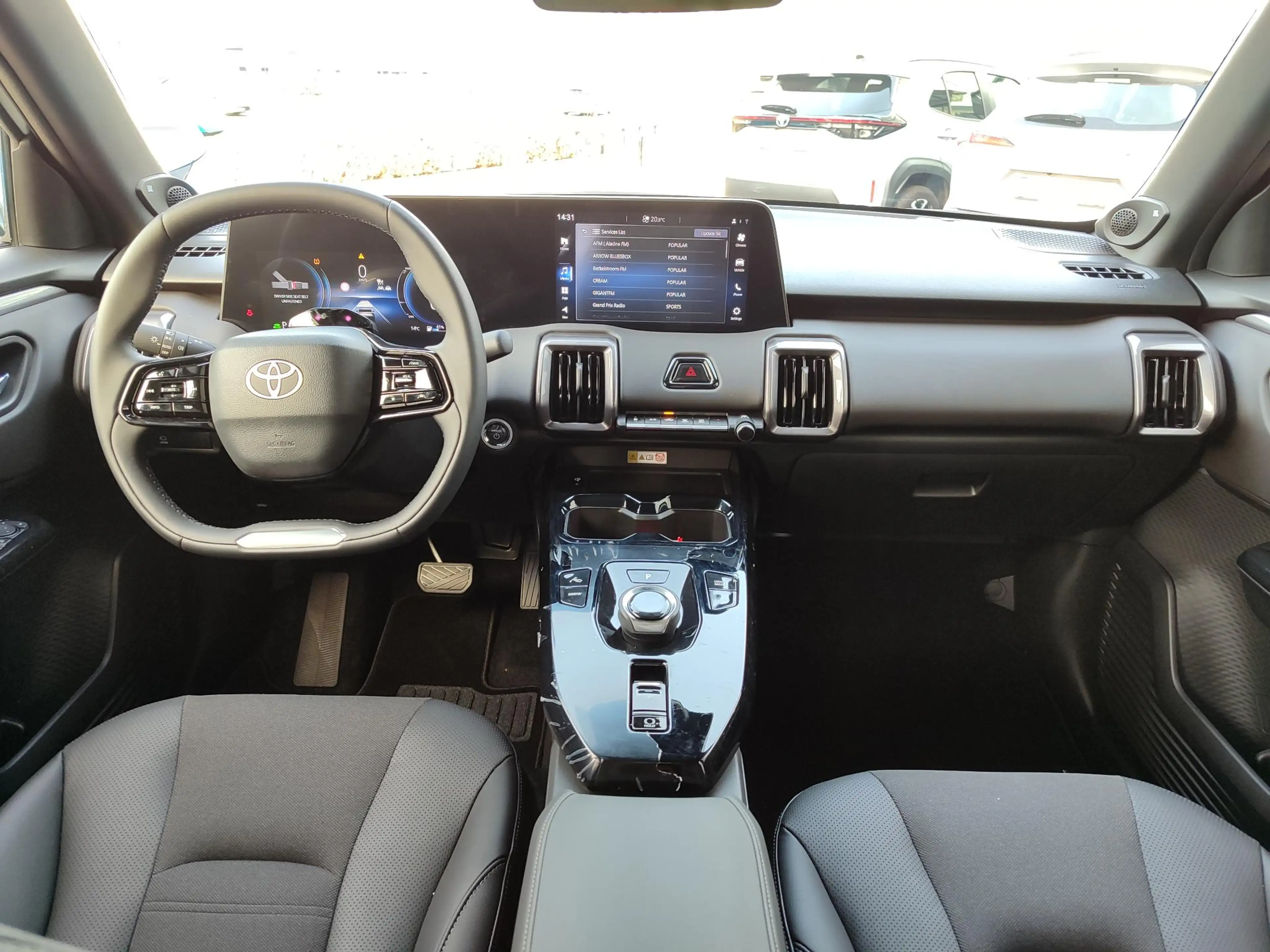 Toyota Urban Cruiser EXECUTIVE 61KWH PANODAK JBL-AUDIO 360°CAMERA 19"LM — photo 11
