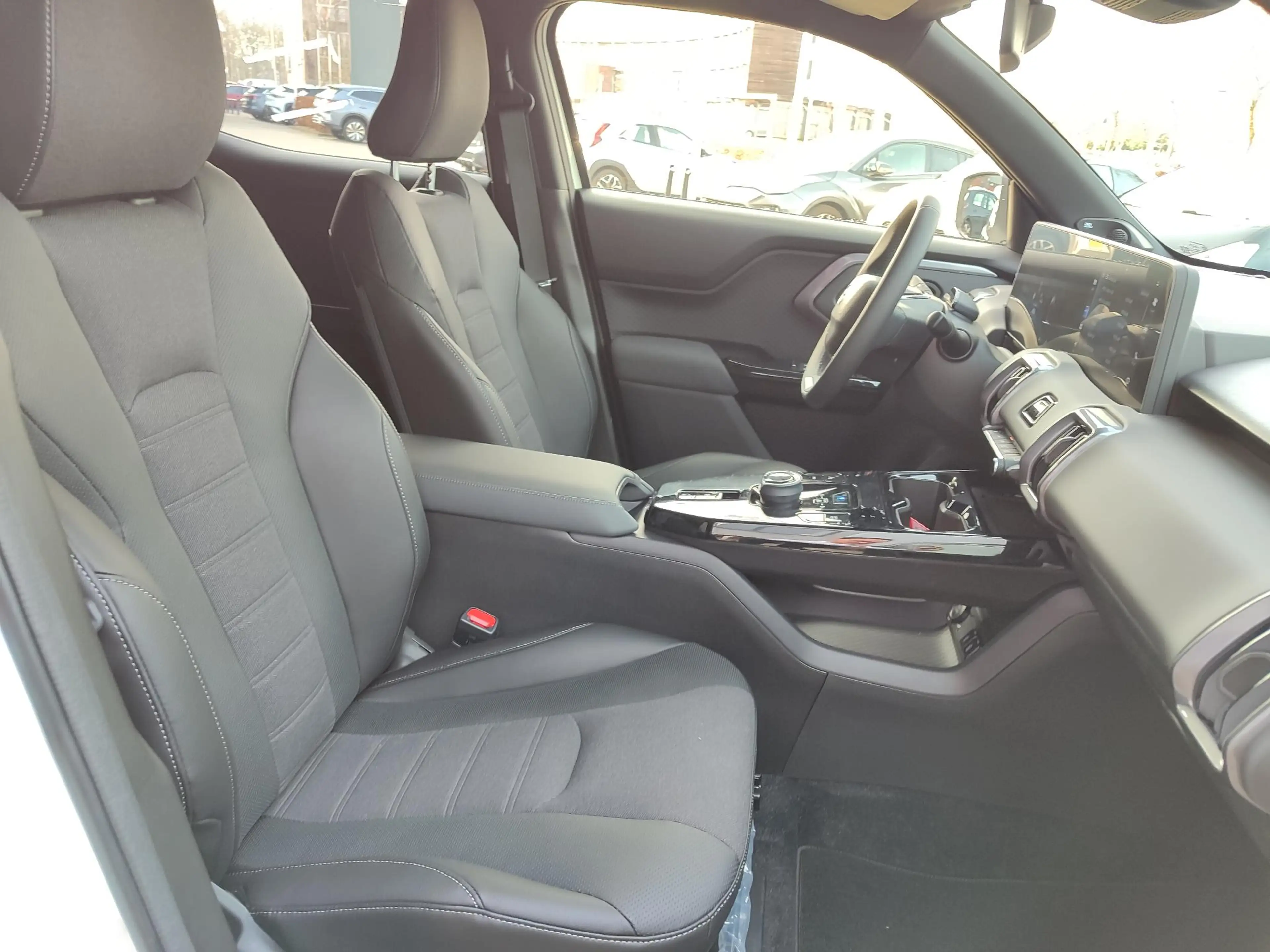 Toyota Urban Cruiser EXECUTIVE 61KWH PANODAK JBL-AUDIO 360°CAMERA 19"LM — photo 8