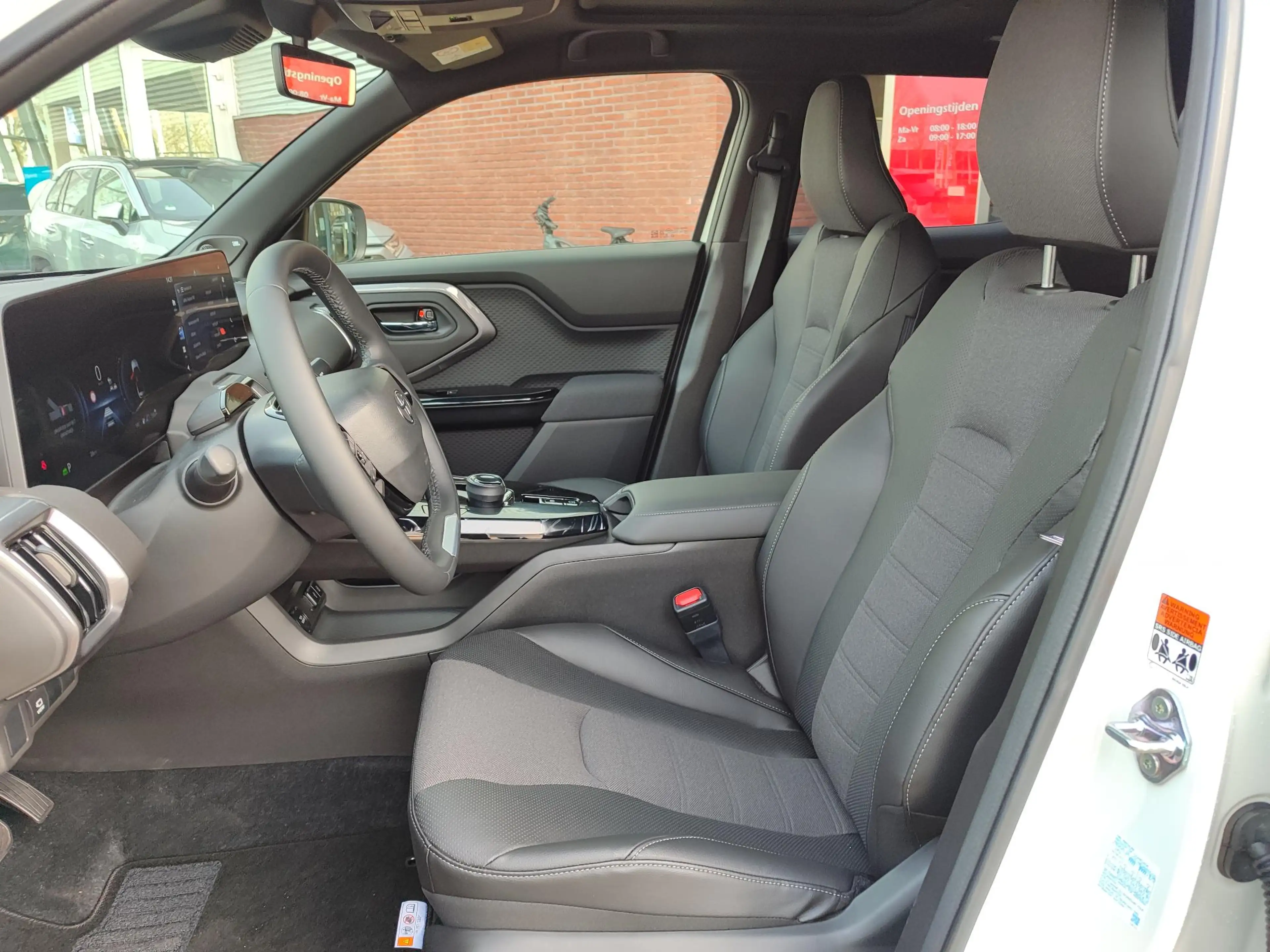 Toyota Urban Cruiser EXECUTIVE 61KWH PANODAK JBL-AUDIO 360°CAMERA 19"LM — photo 7