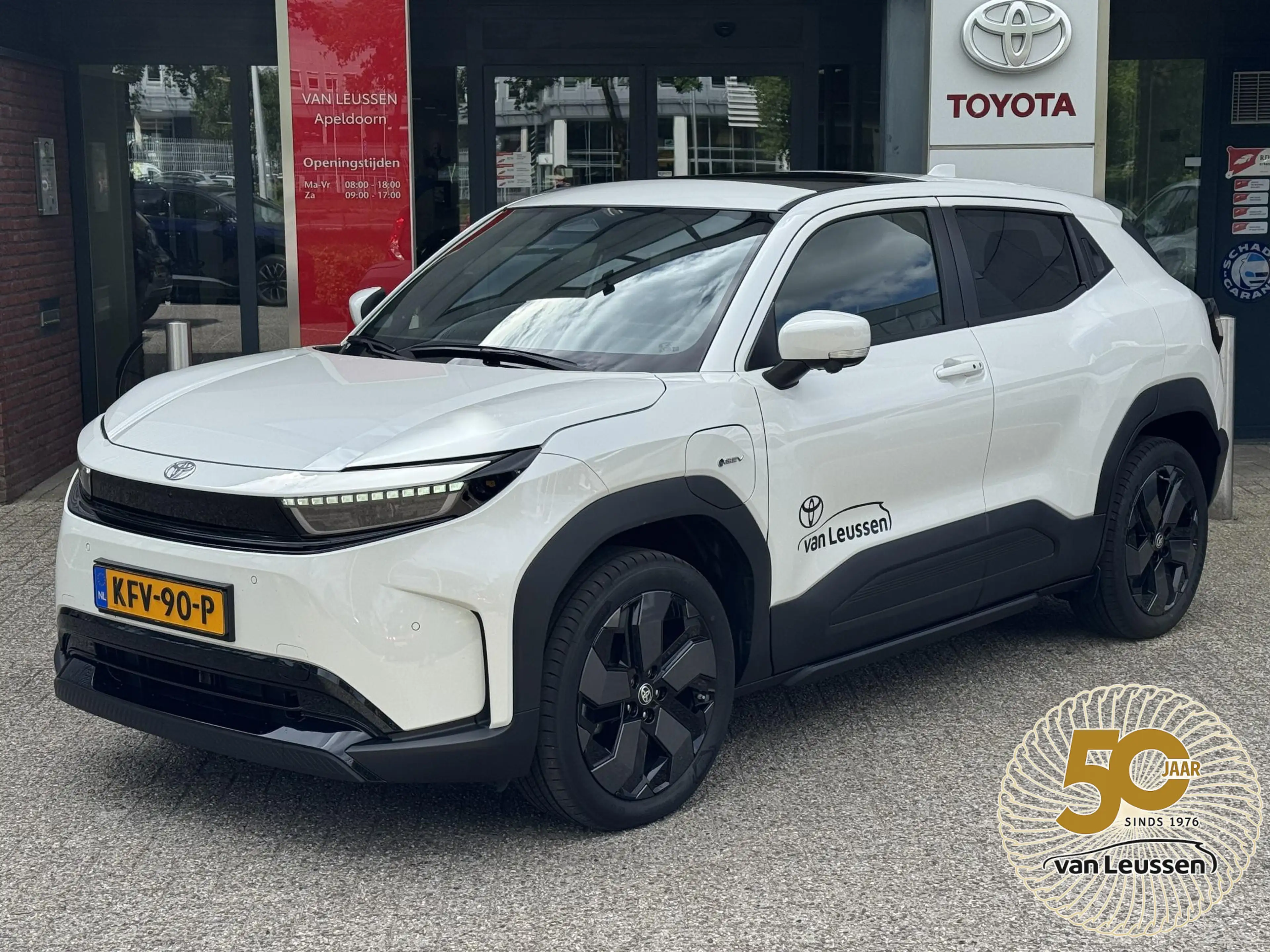 Toyota Urban Cruiser EXECUTIVE 61KWH PANODAK JBL-AUDIO 360°CAMERA 19"LM