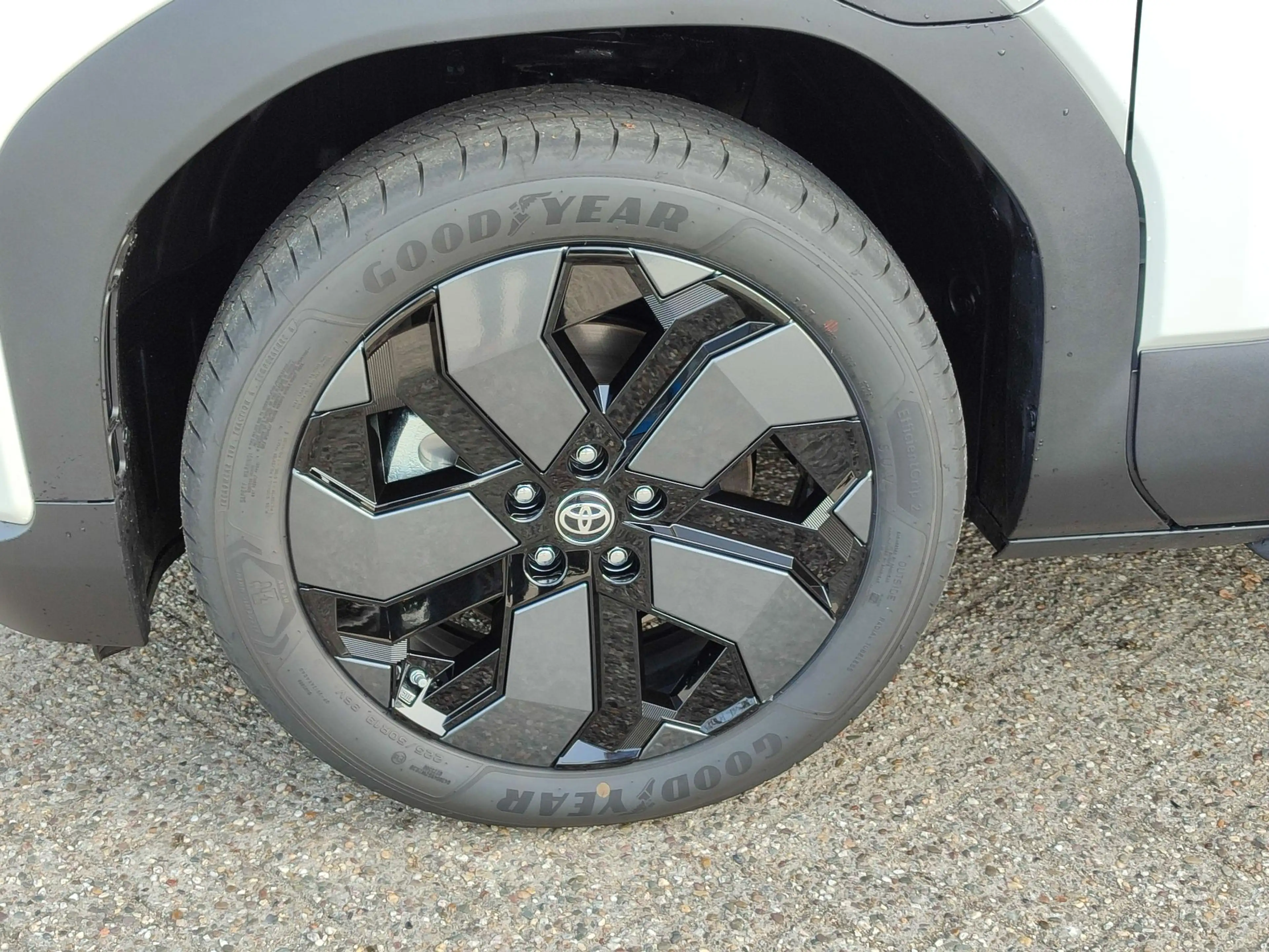 Toyota Urban Cruiser EXECUTIVE 61KWH PANODAK JBL-AUDIO 360°CAMERA 19"LM — photo 32