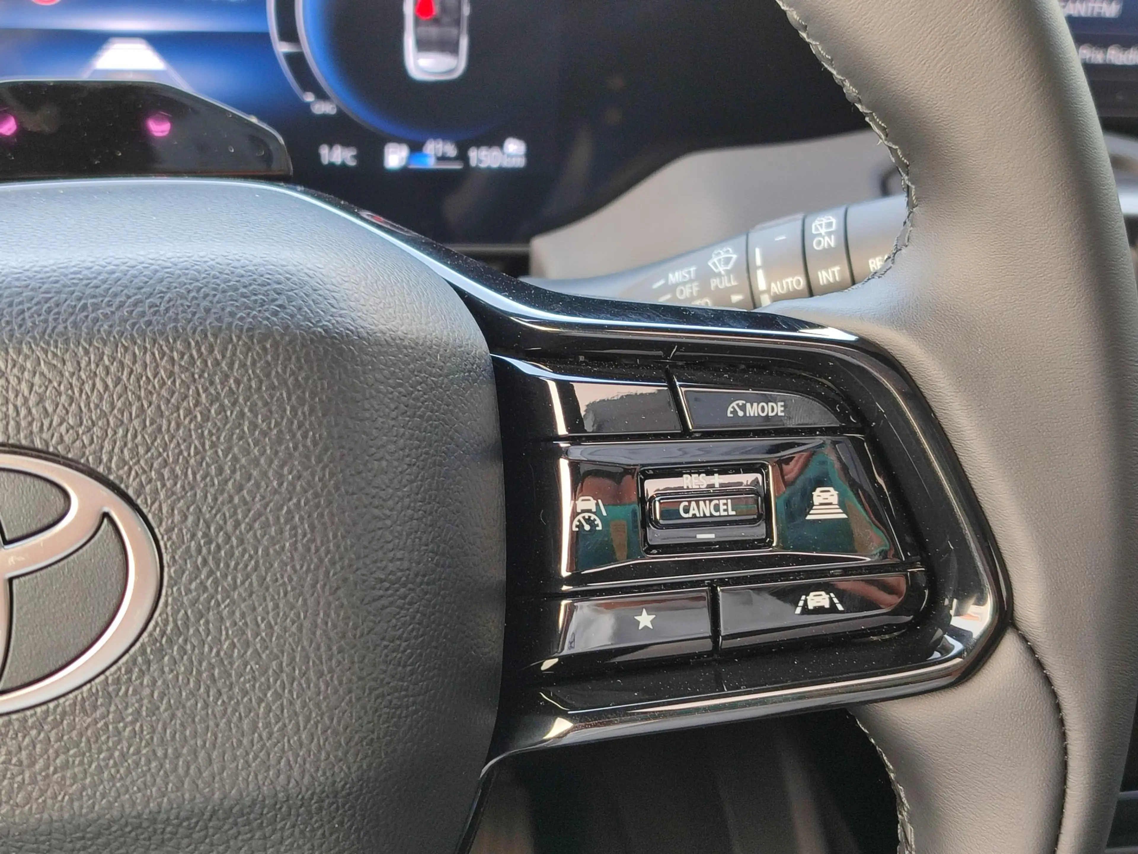 Toyota Urban Cruiser EXECUTIVE 61KWH PANODAK JBL-AUDIO 360°CAMERA 19"LM — photo 18