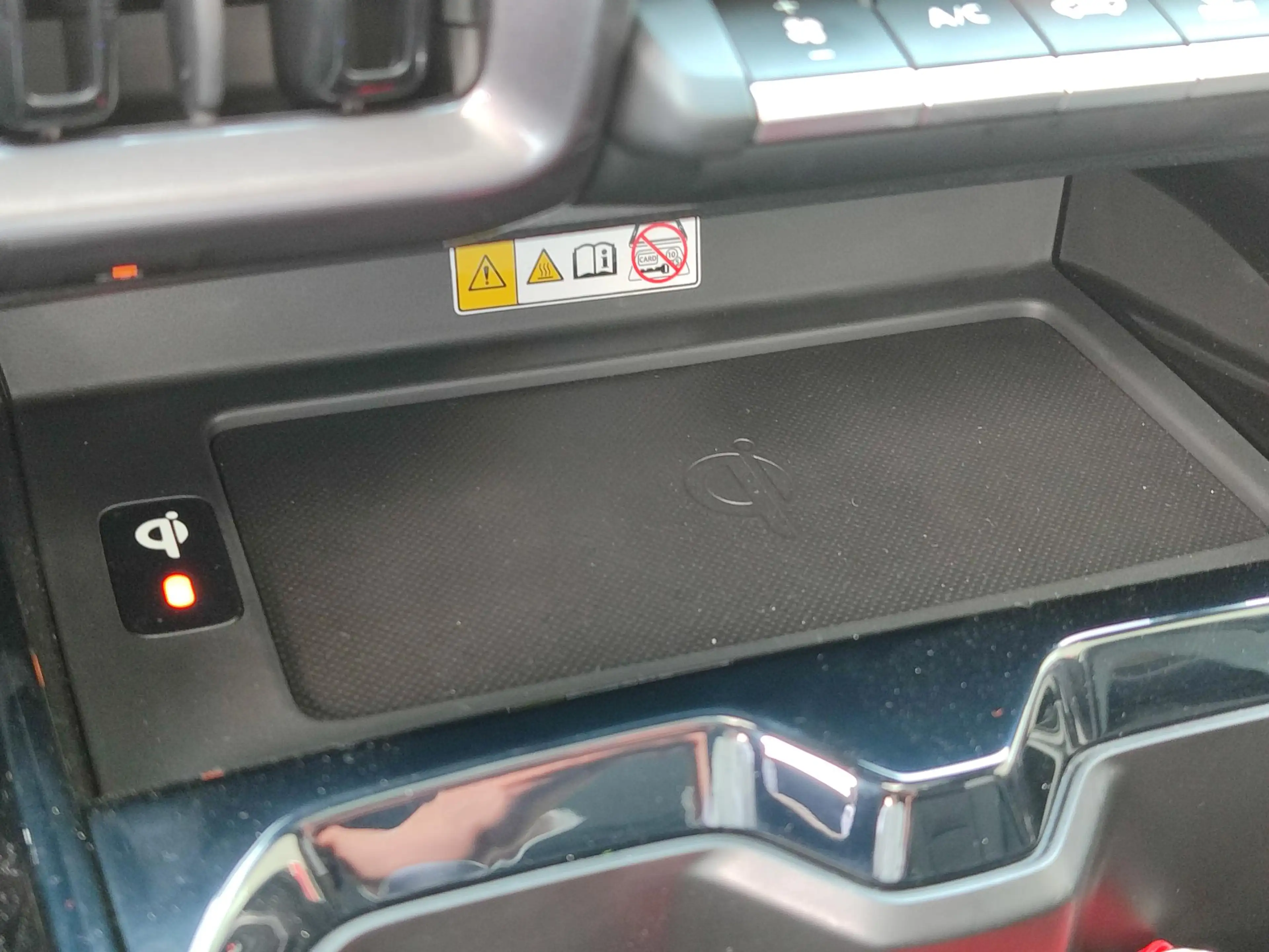 Toyota Urban Cruiser EXECUTIVE 61KWH PANODAK JBL-AUDIO 360°CAMERA 19"LM — photo 27