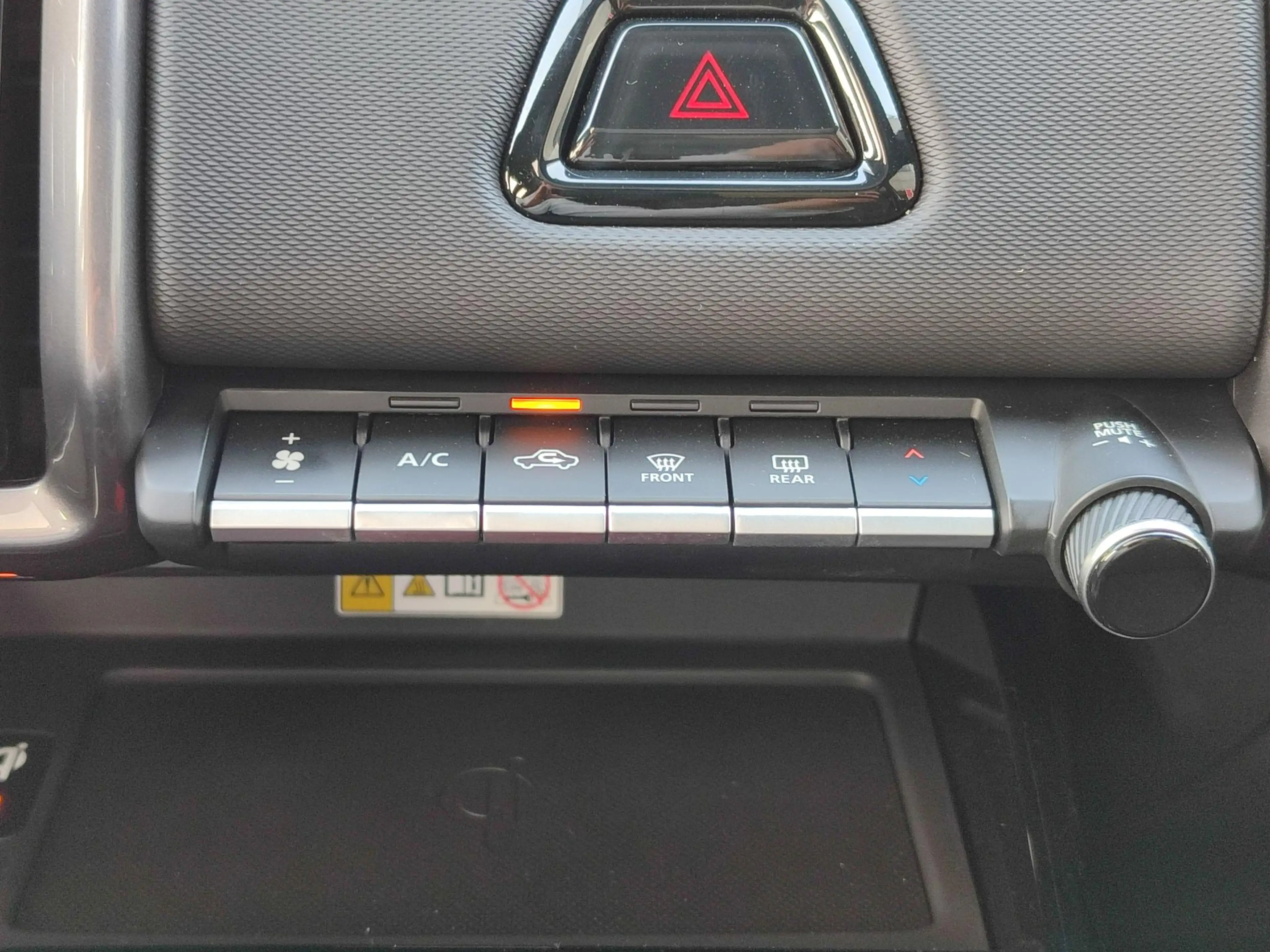 Toyota Urban Cruiser EXECUTIVE 61KWH PANODAK JBL-AUDIO 360°CAMERA 19"LM — photo 26