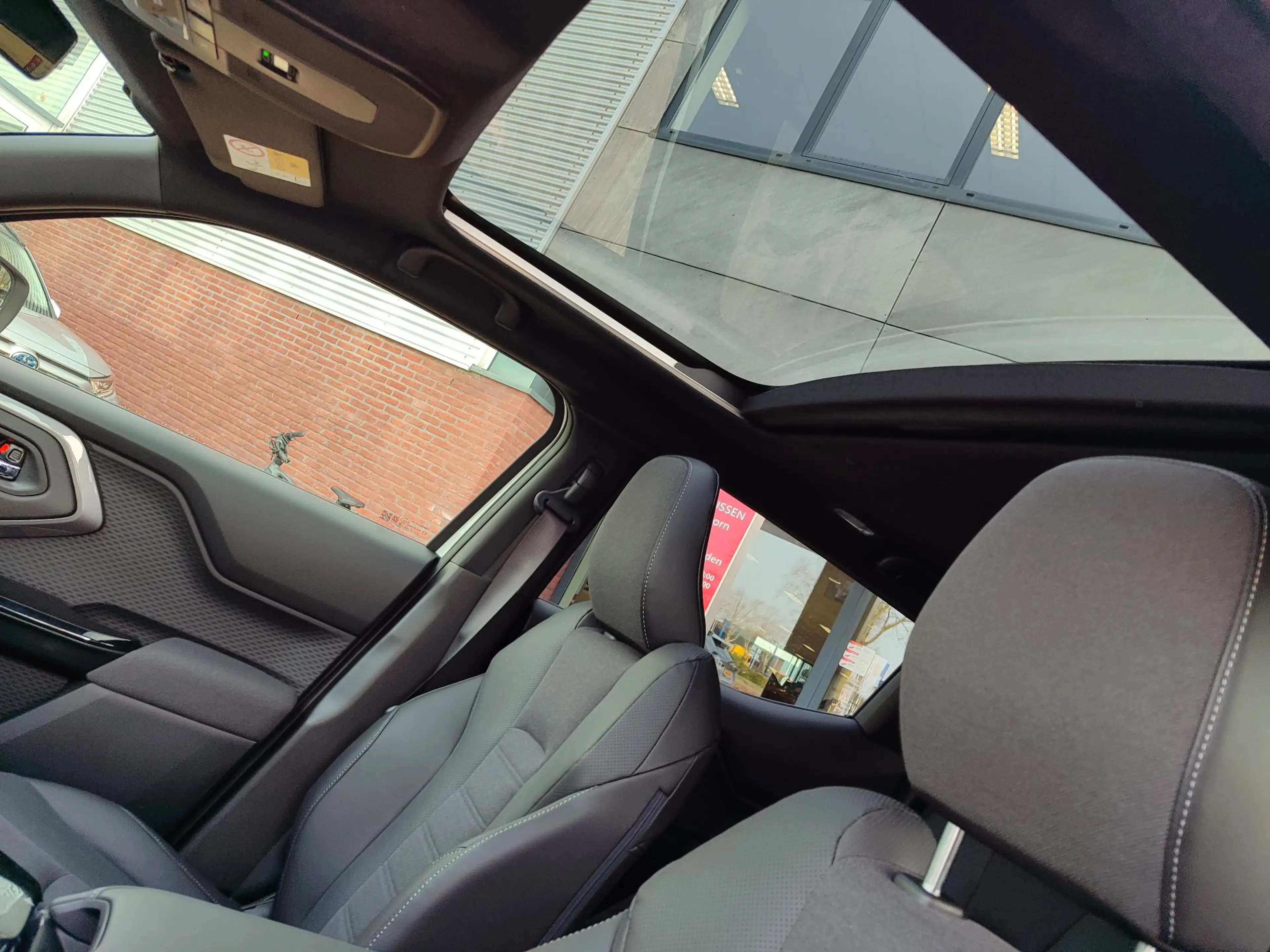 Toyota Urban Cruiser EXECUTIVE 61KWH PANODAK JBL-AUDIO 360°CAMERA 19"LM — photo 10
